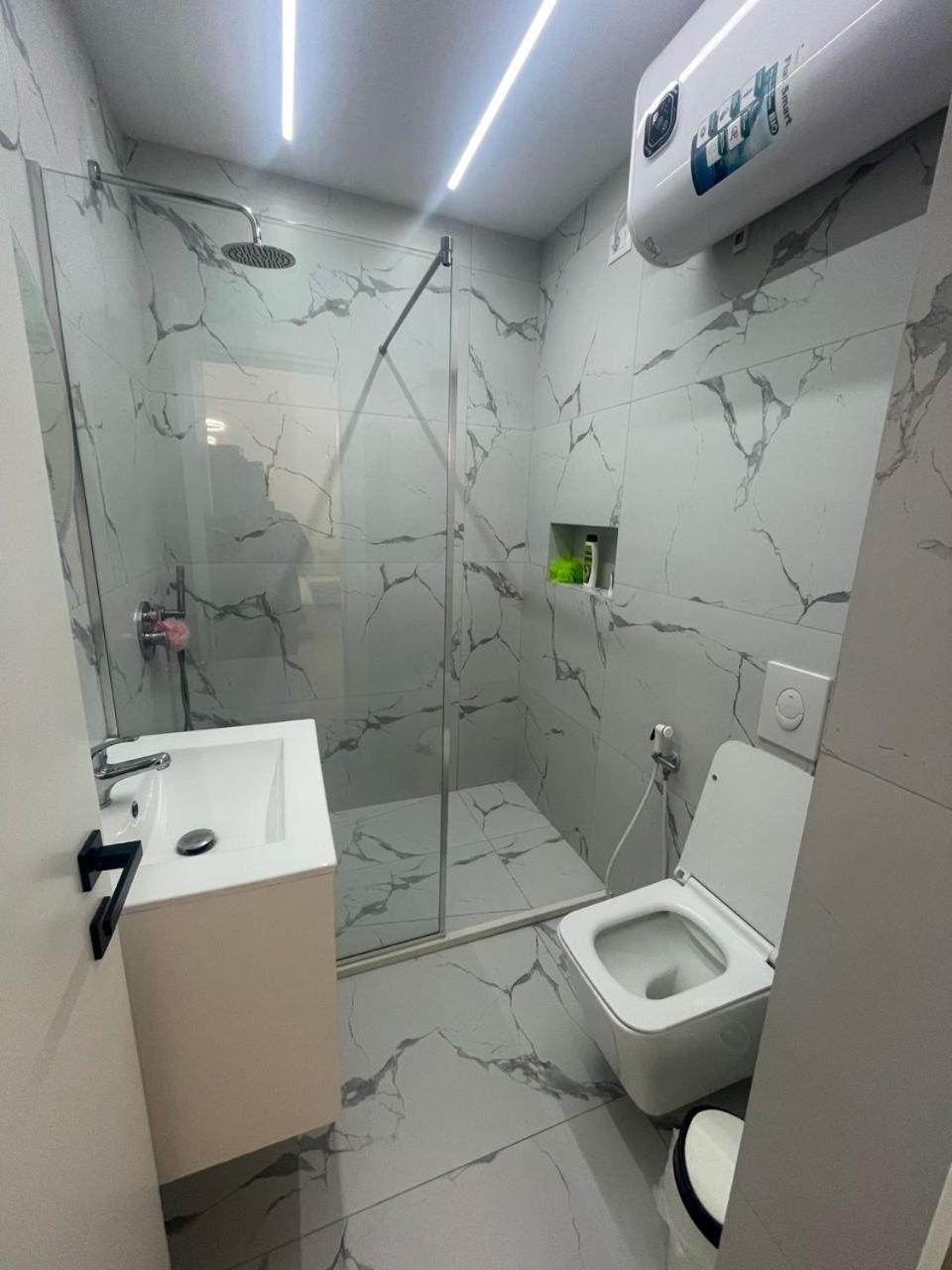 H&G Seaview Apartments Durres Bagian luar foto